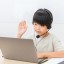 子どもが英会話レッスンを受けている様子